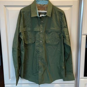 Mens Clearwater Outfitters L NWT long sleeve fishing shirt. Pet free/smoke free